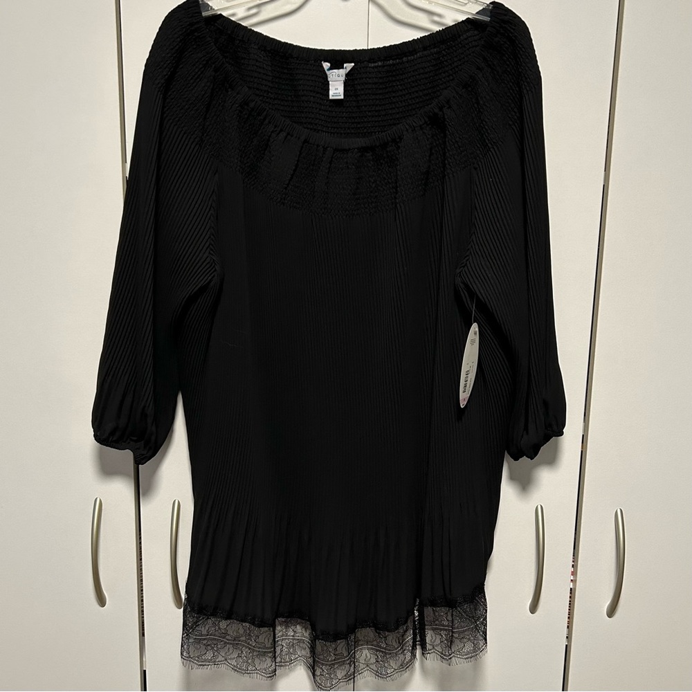 Bundle 3/$15 Boutique + pleated top size 2X. NWT